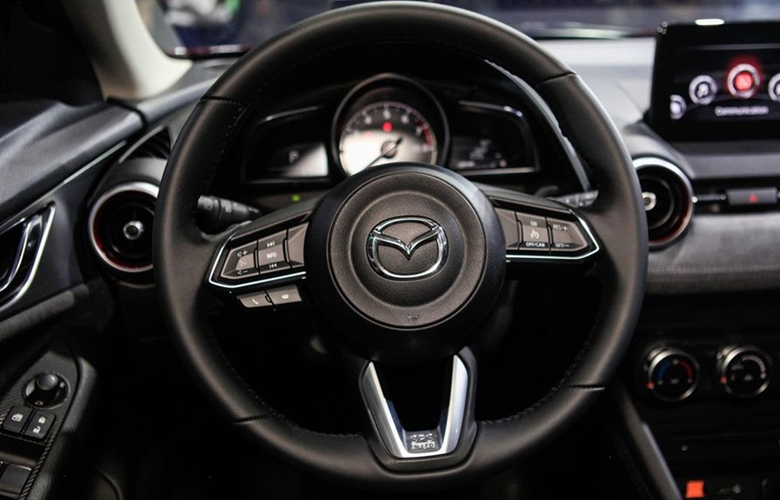 Vô lăng của Mazda CX-3 là dạng vô lăng 03 chấu