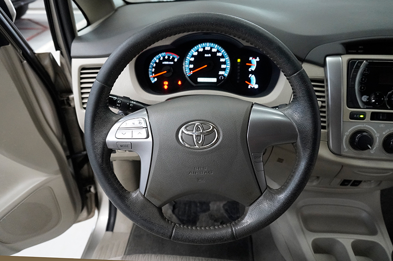 Toyota Innova 2.0AT 2016 - 11