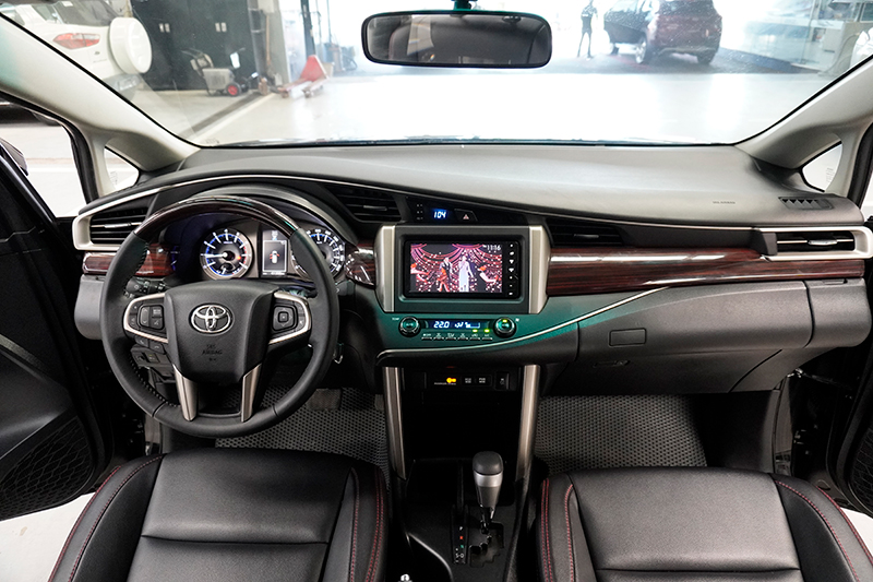 Toyota Innova Venturer GS 2.0AT 2018 - 11