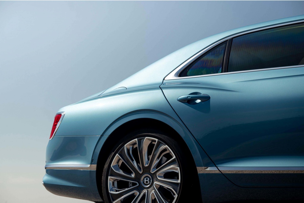 Bentley-Flying-Spur-Mulliner-2022-6