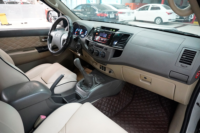 Toyota Fortuner 2.5MT 2014 - 13