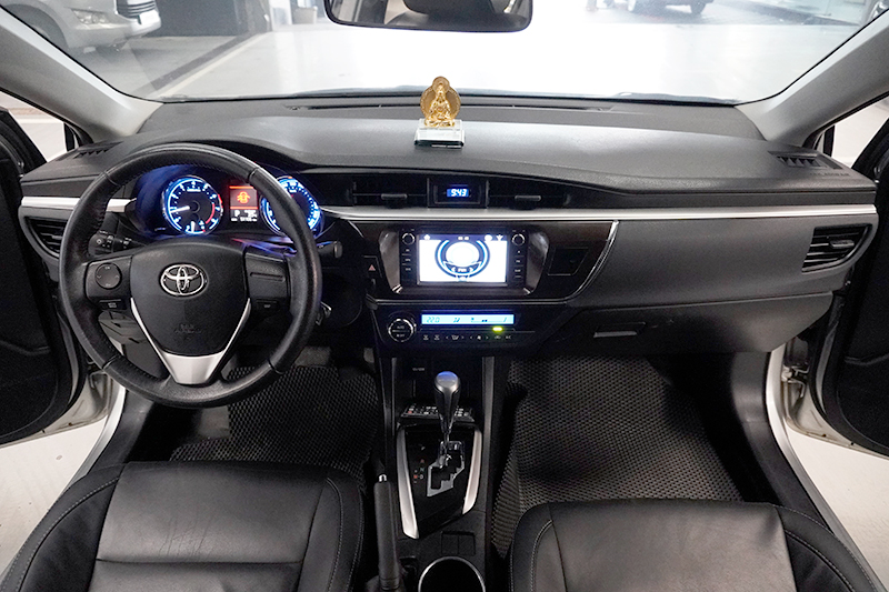 Toyota Altis 1.8AT 2014 - 12