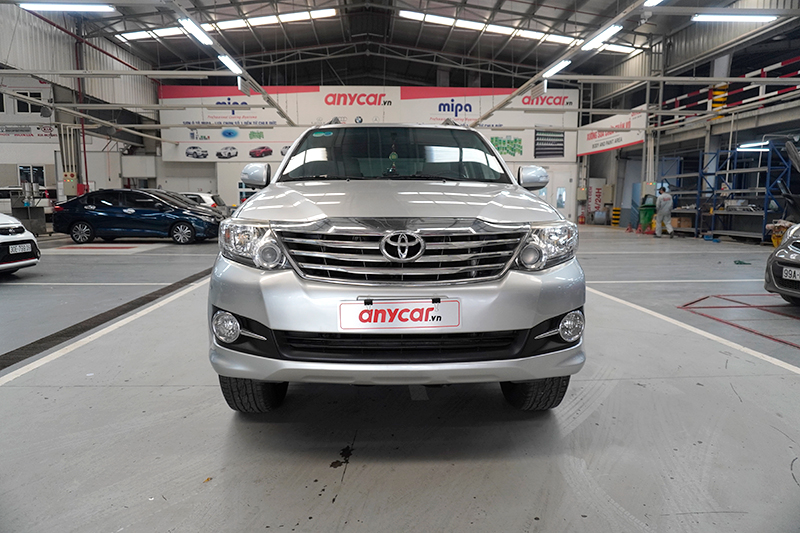 Toyota Fortuner V 4x2 2.7AT 2015 - 2