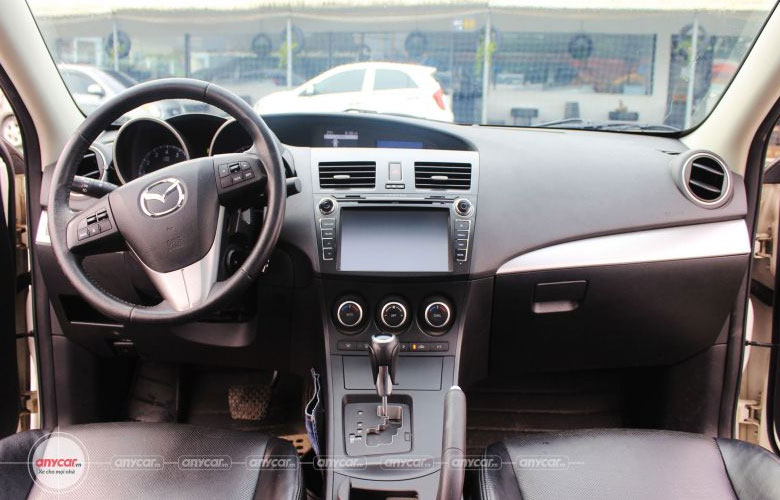 Nội thất của Mazda 3 2014 nổi bật với màn hình cảm ứng 7 inch