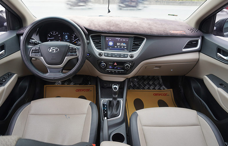 Bảng taplo của Hyundai Accent đời cũ