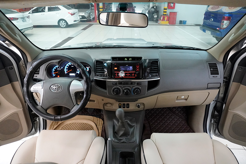 Toyota Fortuner 2.5MT 2014 - 12