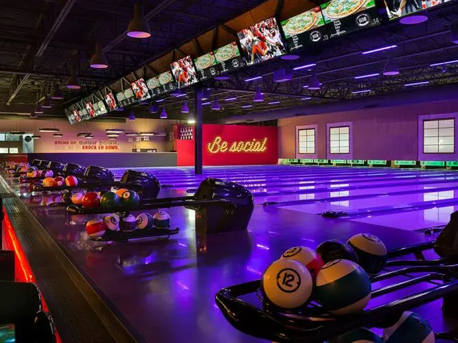 Entertainment activity at 810