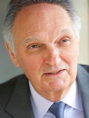 Alan Alda — celebrity look-alike to Tobin Bell