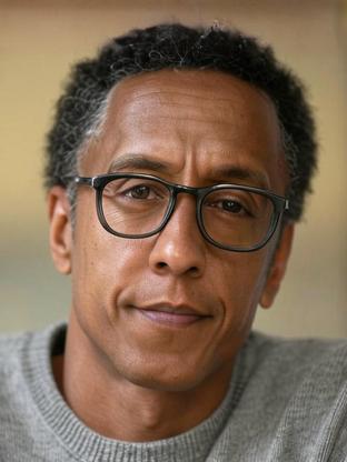 Andre Royo — celebrity look-alike to Efren Ramirez