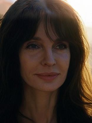 Anne Parillaud — celebrity look-alike to Jane Asher