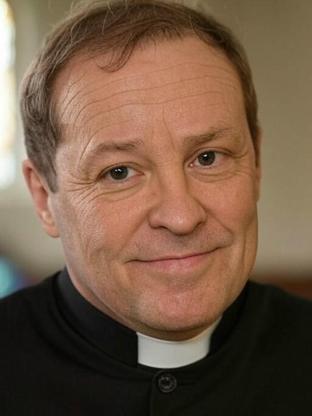 Ardal O'Hanlon — celebrity look-alike to Michael J. Fox