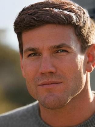 Austin Stowell — celebrity look-alike to Ewan Mitchell