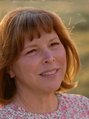 Candy Clark — celebrity look-alike to Julia Davis