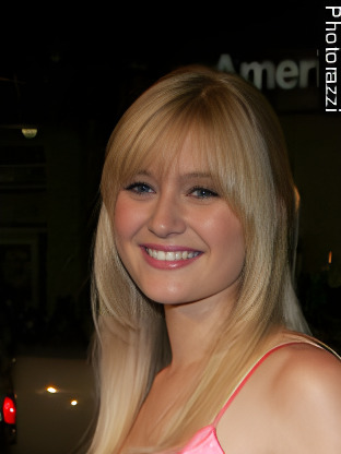 Carly Schroeder — celebrity look-alike to Julia Schlaepfer