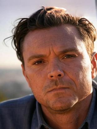 Clayne Crawford — celebrity look-alike to Robert Iler