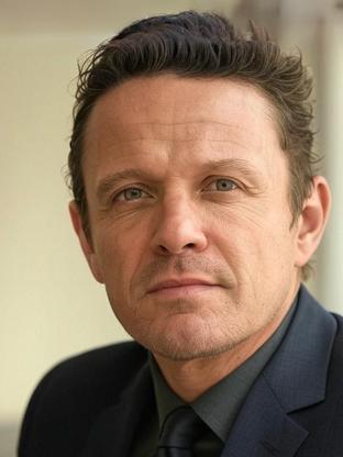 David Lyons — celebrity look-alike to Michael Pitt