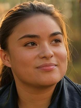 Devery Jacobs — celebrity look-alike to Hailee Steinfeld