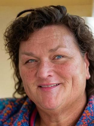 Dot-Marie Jones — celebrity look-alike to Fortune Feimster