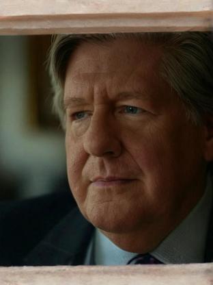 Edward Herrmann — celebrity look-alike to Peter Riegert