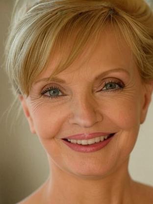 Florence Henderson — celebrity look-alike to Lysette Anthony