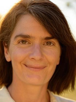 Gaby Hoffmann — celebrity look-alike to Shirley Henderson