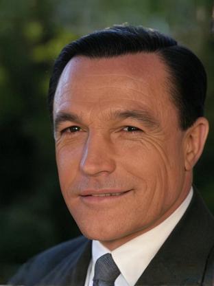 Gene Kelly — celebrity look-alike to Frederic Forrest