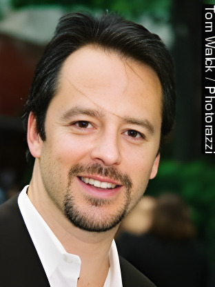 Gil Bellows — celebrity look-alike to Simon Pegg