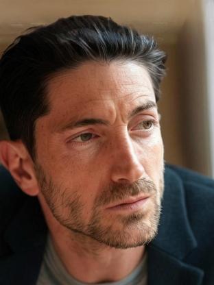 Iddo Goldberg — celebrity look-alike to Ryan Eggold