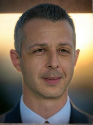 Jeremy Strong — celebrity look-alike to Jon Cryer