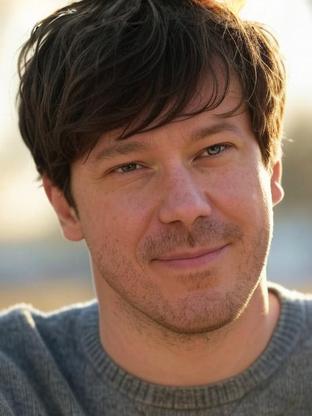 John Gallagher Jr. — celebrity look-alike to Álvaro Morte
