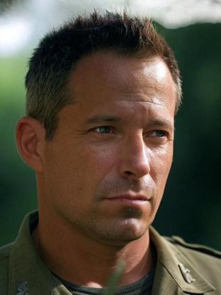 Johnny Messner — celebrity look-alike to Aaron Eckhart