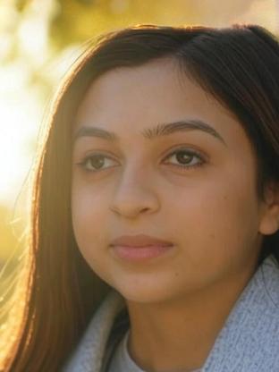 Josie Totah — celebrity look-alike to Maitreyi Ramakrishnan
