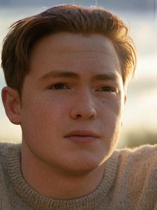 Kit Connor — celebrity look-alike to David Kross