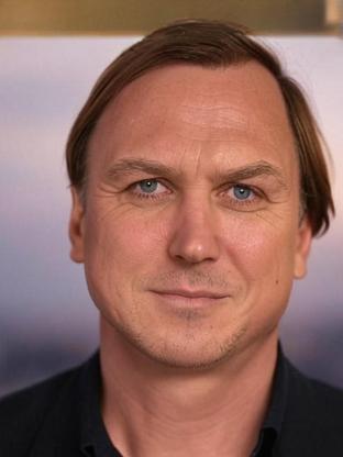 Lars Eidinger — celebrity look-alike to Robin Atkin Downes