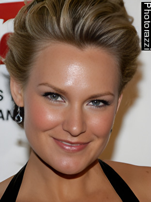 Laura Allen — celebrity look-alike to Malin Akerman