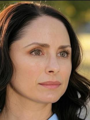 Laura Fraser — celebrity look-alike to Alison Brie