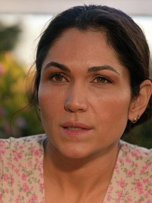 Lela Loren — celebrity look-alike to Mandy Moore