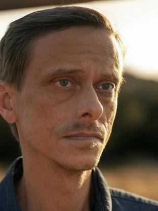 Mackenzie Crook — celebrity look-alike to John Waters
