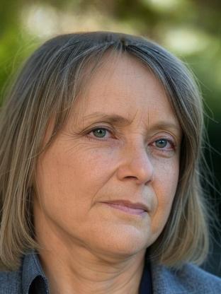 Mary Beth Hurt — celebrity look-alike to Emma Chambers