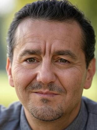 Max Casella — celebrity look-alike to Alex Hirsch