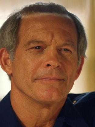 Max Gail — celebrity look-alike to Bruce Willis