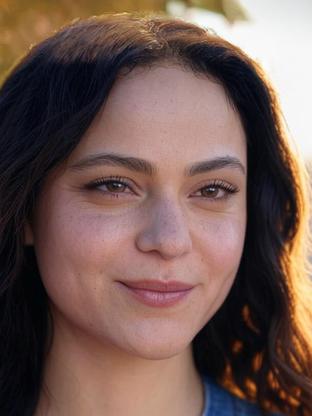 May Calamawy — celebrity look-alike to Gratiela Brancusi