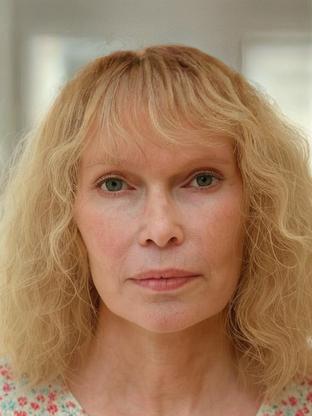 Mia Farrow — celebrity look-alike to Victoria Tennant