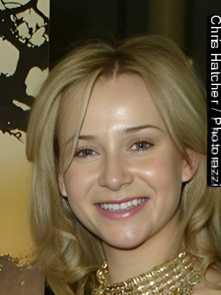 Mika Boorem — celebrity look-alike to Lisa Kudrow