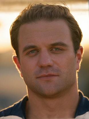 Milo Gibson — celebrity look-alike to Robert Kazinsky