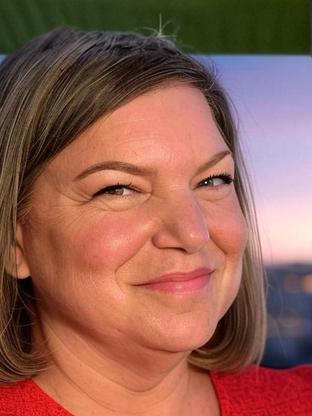 Mindy Cohn — celebrity look-alike to Lea DeLaria