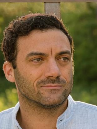 Morgan Spector — celebrity look-alike to Daniel Ings