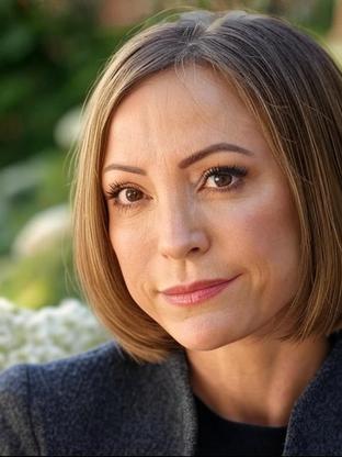 Nana Visitor — celebrity look-alike to Amanda Donohoe