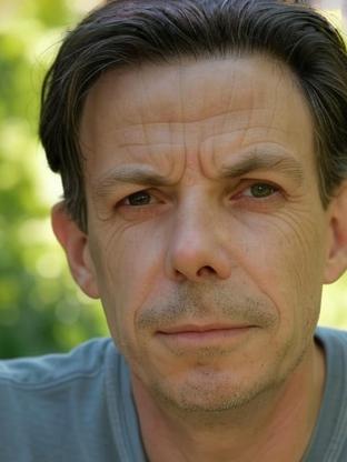 Noah Taylor — celebrity look-alike to Greg Germann