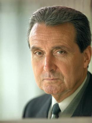 Patrick Macnee — celebrity look-alike to Robert Loggia